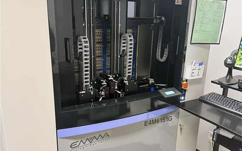 Microcraft moving probe tester